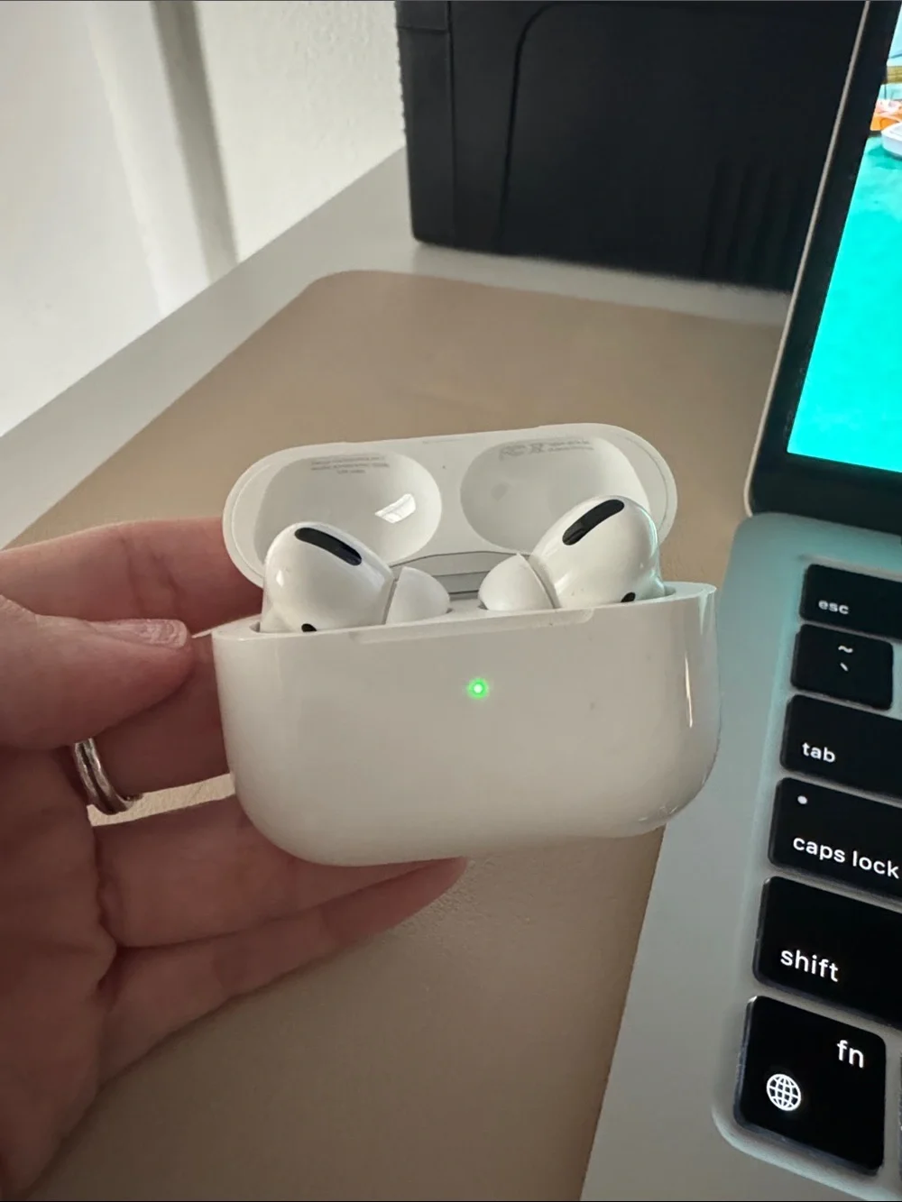 Apple AirPods Pro (1st Generation) with MagSafe Charging Case - White